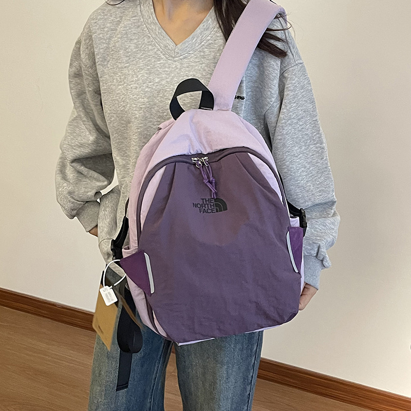 Rucsac din nylon pentru călătorii de relaxare, capacitate sub 20 L, compatibil cu laptop de 15 inch, curele de umăr curbate