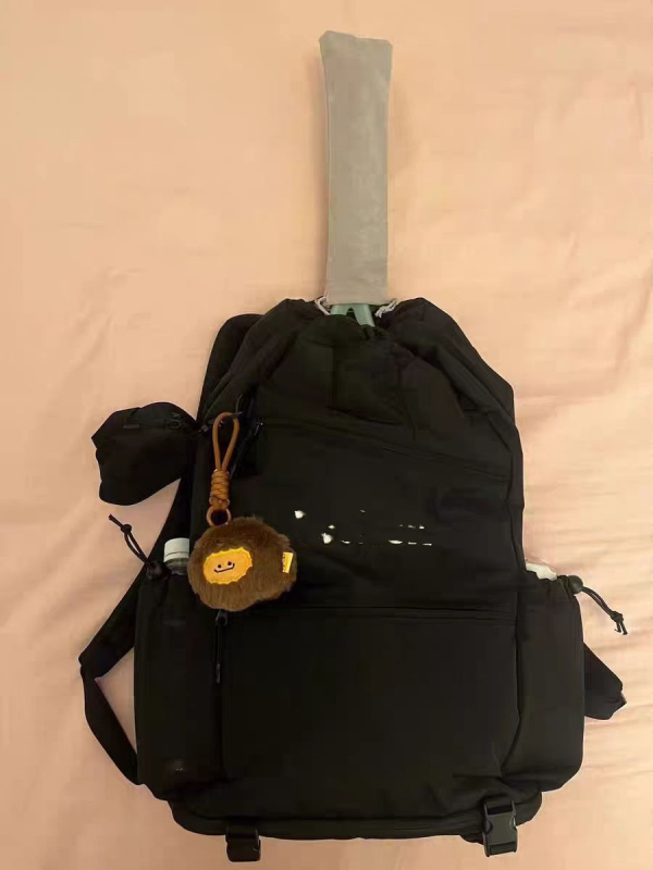 Unisex torba s šnira za vanjske sportove i slobodno vrijeme, najlon, kapacitet ispod 20 L, prozračna i vodootporna s odjeljkom za suhu i mokru odjeću, zakrivljeni remen za rame