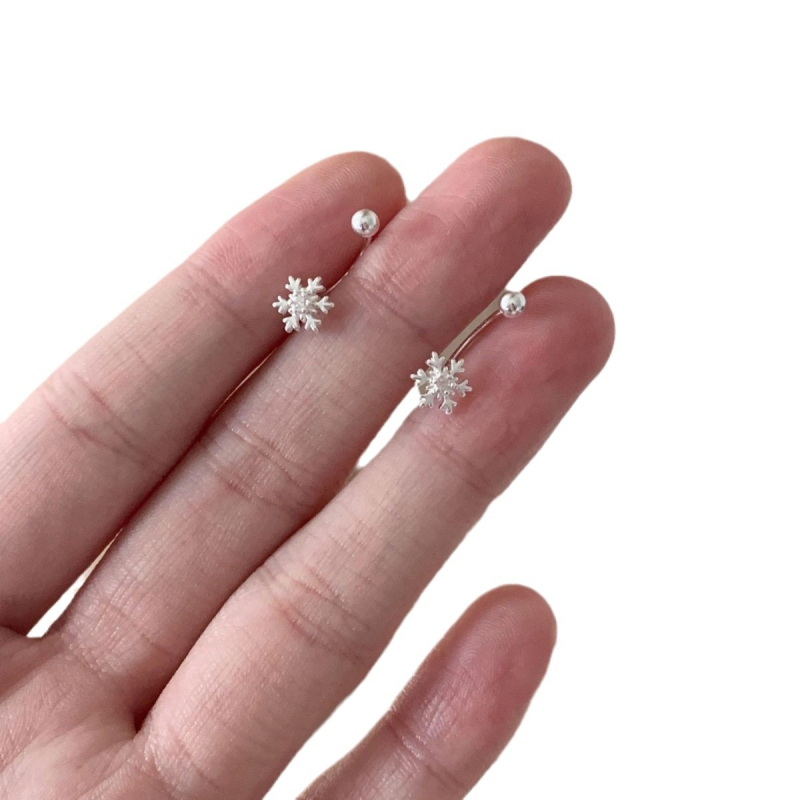 Naušnice s pahuljicom i vijčan zatvaračem za žene | legura, elektroplatirano, zimsko izdanje 2024, prirodan stil