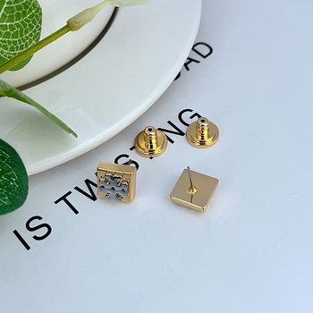 Metalne naušnice za uho – geometrijski kvadrat s ugrađenim engleskim slovima za žene (elektropliranje)