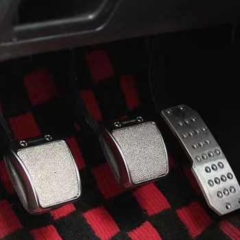 Univerzalni set pedala za automobil, aluminijska legura, protuklizna površina, valoviti dizajn, pedale za gas i kočnicu