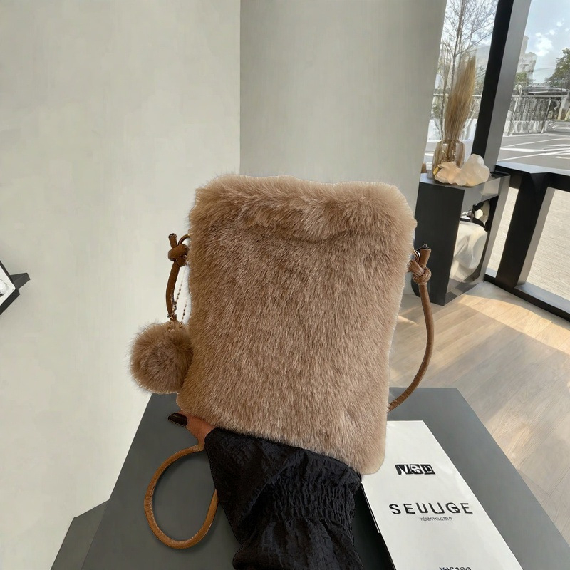 Plüss telefontáska, városi minimalist stílus, crossbody egyetlen vállpánttal, függőleges négyzetes forma, mágneses zár, belső telefontartó zseb