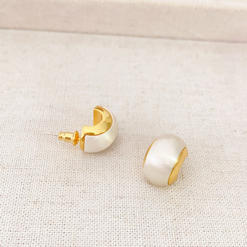 Geometrické náušnice do ucha s tvarom C, meďové telo, brúsený zlato-strieborný kontrast, 925 strieborná tyčinka