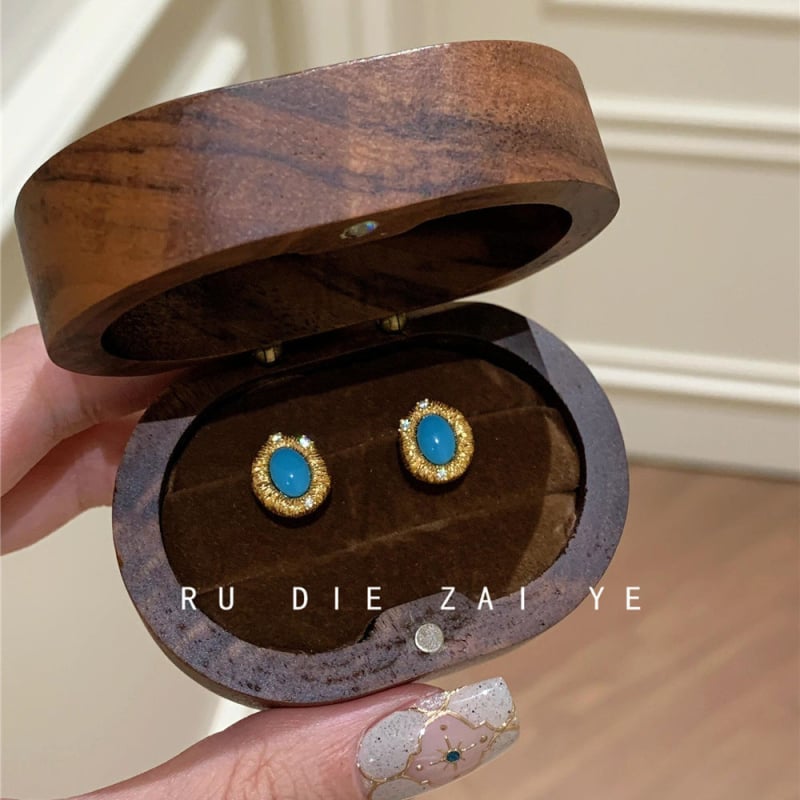 Naušnice - Vintage Retro, srebrno premaz s bakrenim ušnim postoljima (srebro premaz; elektroplakiranje; bakreni ušni postovi; retro; proljeće 2025)