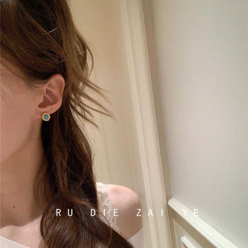 Naušnice - Vintage Retro, srebrno premaz s bakrenim ušnim postoljima (srebro premaz; elektroplakiranje; bakreni ušni postovi; retro; proljeće 2025)