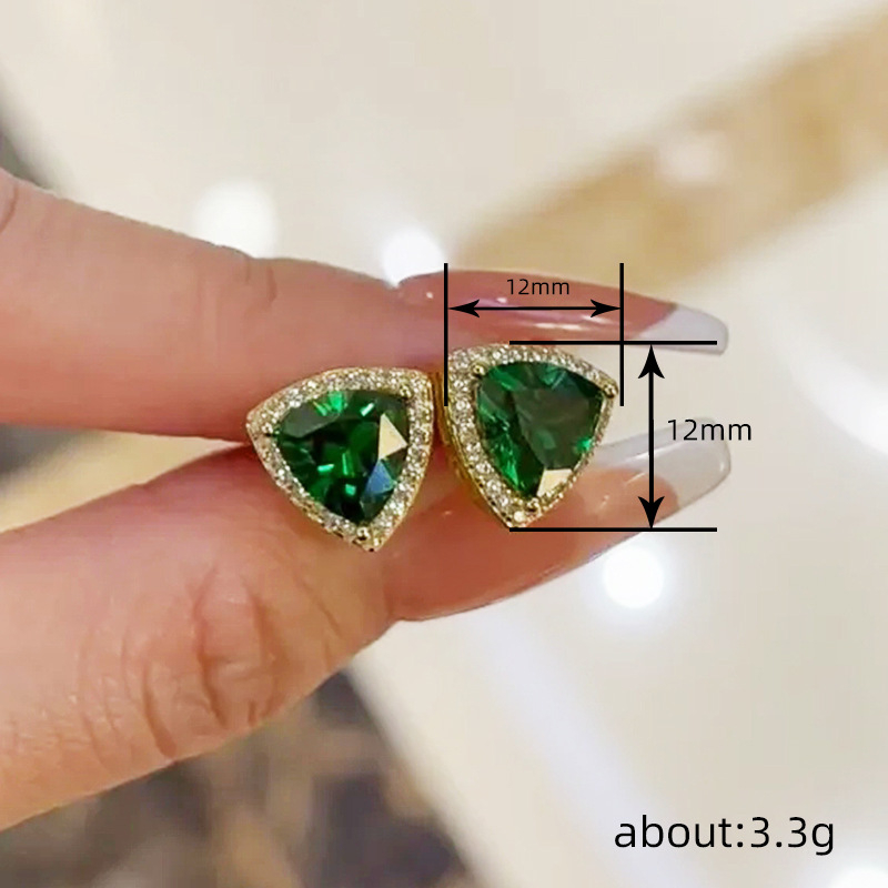 Náušnice – meď, zirkón, geometrický trojuholníkový dizajn, nišový štýl