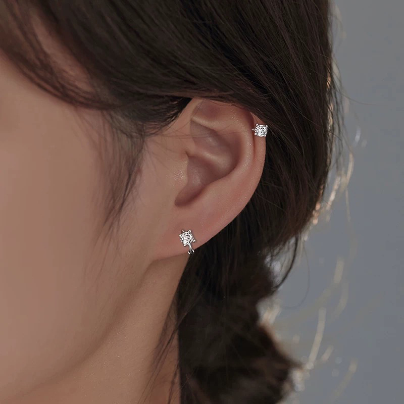 Geometrijski naušnici od srebra 925 s dijamantnim akcentima, jednostavan dizajn