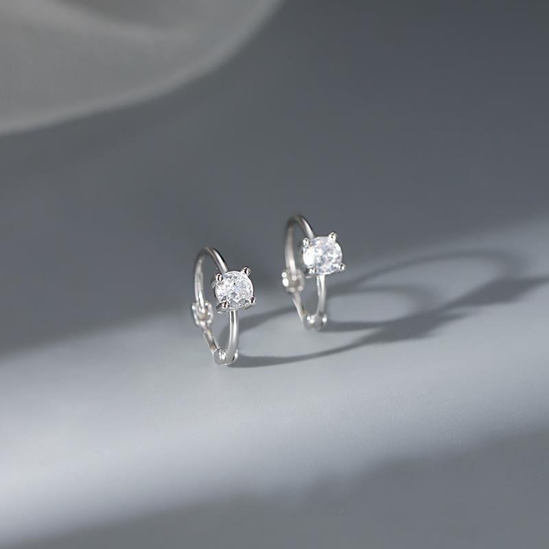 Geometrijski naušnici od srebra 925 s dijamantnim akcentima, jednostavan dizajn