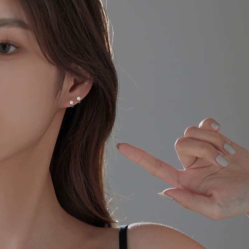 Geometrijski naušnici od srebra 925 s dijamantnim akcentima, jednostavan dizajn