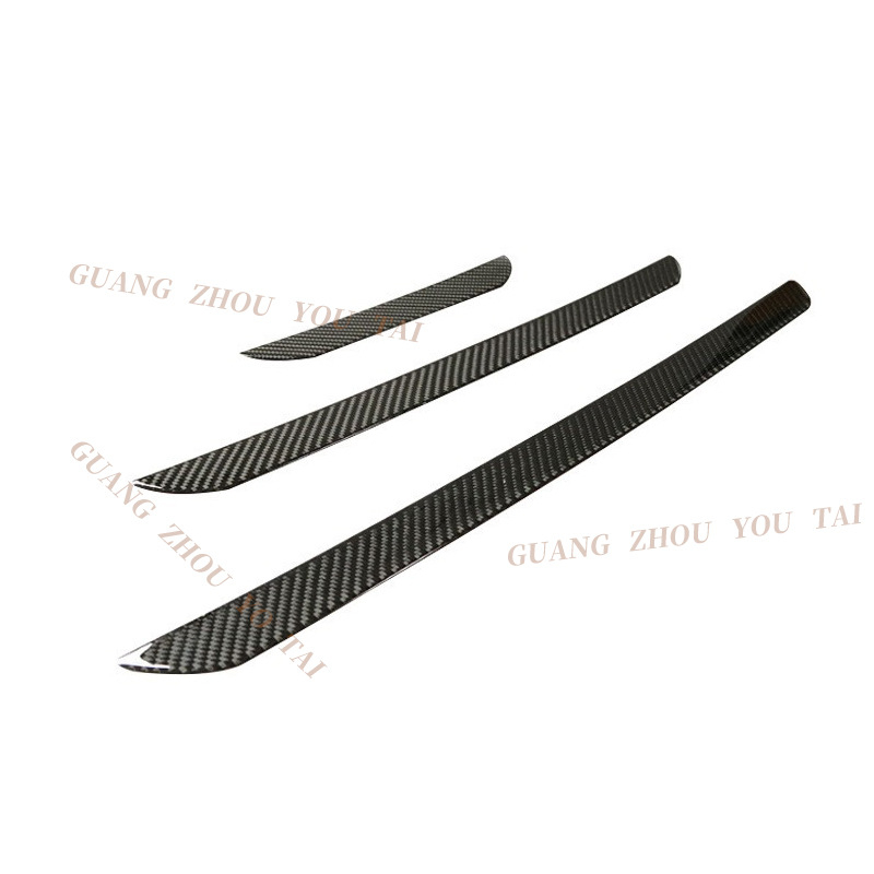 Automobilska prag zaštitna traka s karbonskim uzorkom, protiv sudara, univerzalna kompatibilnost, mogućnost prilagodbe obrade