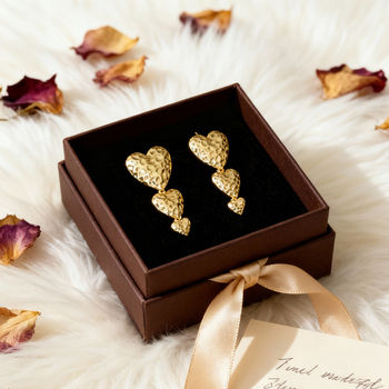 Cercei: inimă din aliaj, placare electrolitică, știfturi din oțel inoxidabil, stil jazz