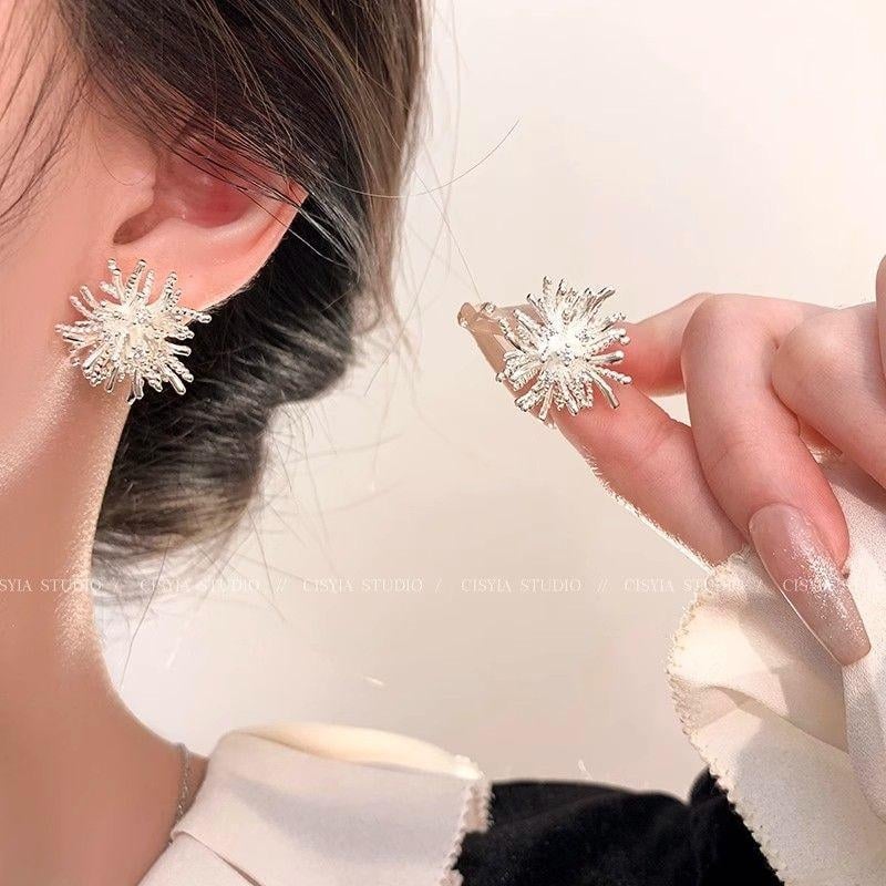 Cercei: design geometric, stil proaspăt și dulce; material: aliaj; finisare: electroplating; potriviți pentru femei