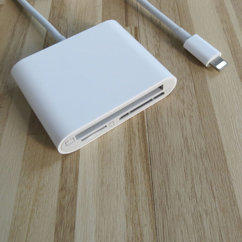 Všetko-v-jednom čítač kariet CF/SD/TF, Apple rozhranie, kompatibilné s iPhone a iPad