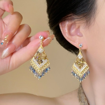 Cercei cu clipsuri pentru urechi – Vintage Mosquito Coil Ear Clip, aliaj, galvanizare electrolitică, toamnă 2025