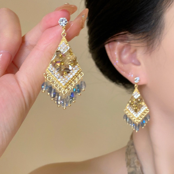 Cercei cu clipsuri pentru urechi – Vintage Mosquito Coil Ear Clip, aliaj, galvanizare electrolitică, toamnă 2025