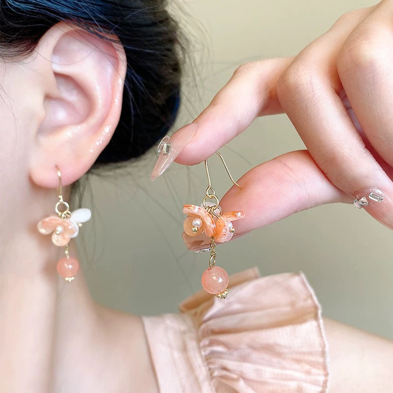 Σκουλαρίκια από κράμα με ανθοφορικό σχέδιο, από τη Doli Jewelry, για γυναίκες, Φθινόπωρο 2024