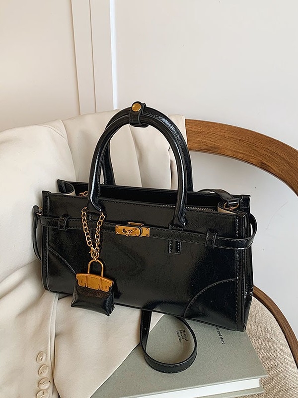 Geantă crossbody de umăr din PU - închidere cu fermoar, căptușeală poliester, formă orizontală pătrată, cu curea de umăr simplă - Primăvara 2025