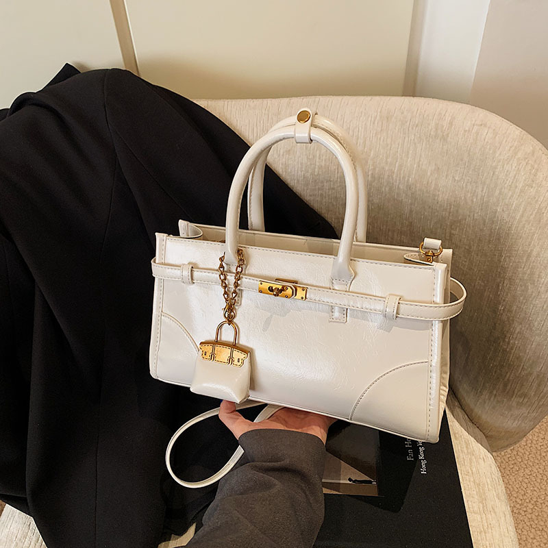 Geantă crossbody de umăr din PU - închidere cu fermoar, căptușeală poliester, formă orizontală pătrată, cu curea de umăr simplă - Primăvara 2025