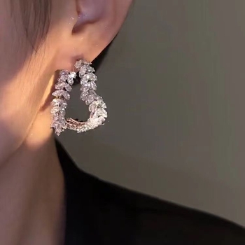 Cercei inimă-cruce din grâu, purtare față-spate pentru femei (Material: aliaj; Design: inimă-cruce din grâu; Tratament: electroplacare; Categoria: cercei)