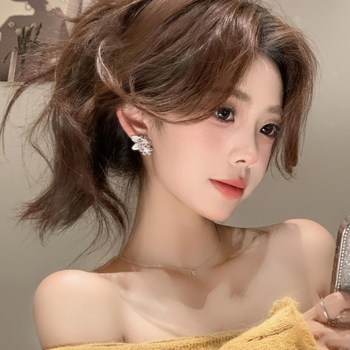 Cercei în formă de floare, din cupru, știft din argint 925, placare electrolitică