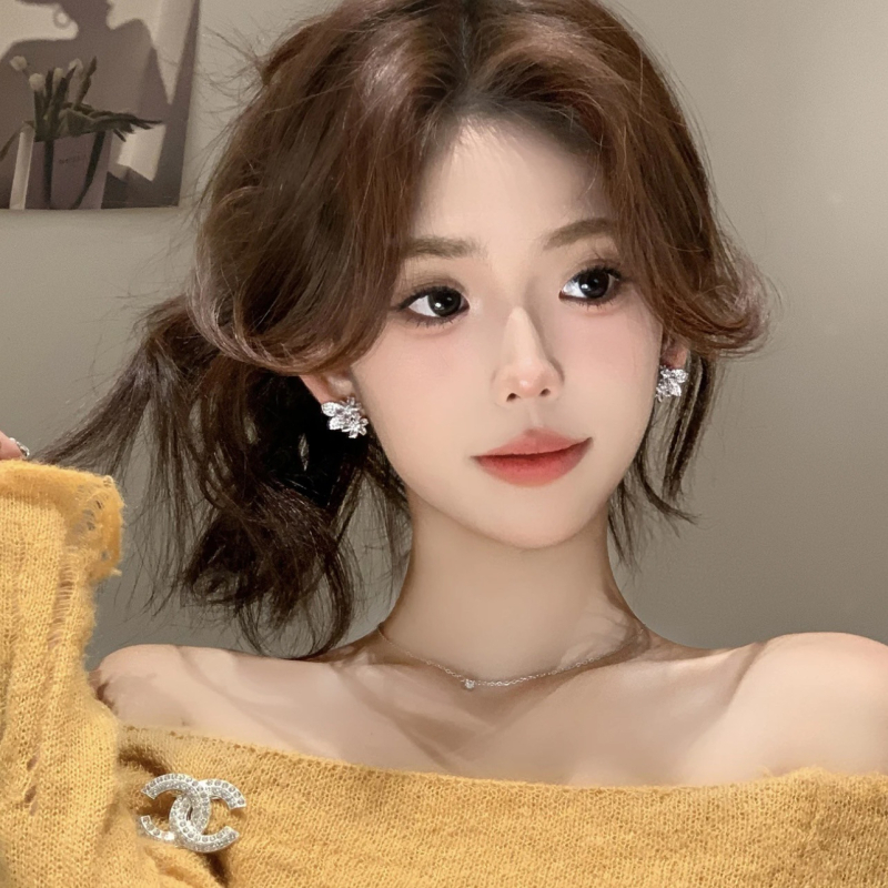 Cercei în formă de floare, din cupru, știft din argint 925, placare electrolitică