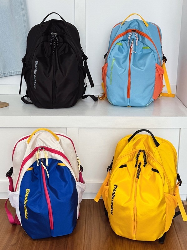 Hátizsák városi minimalist stílussal, Oxford anyagból, 16 colos laptop-kompatibilis, légpárnás vállpántok