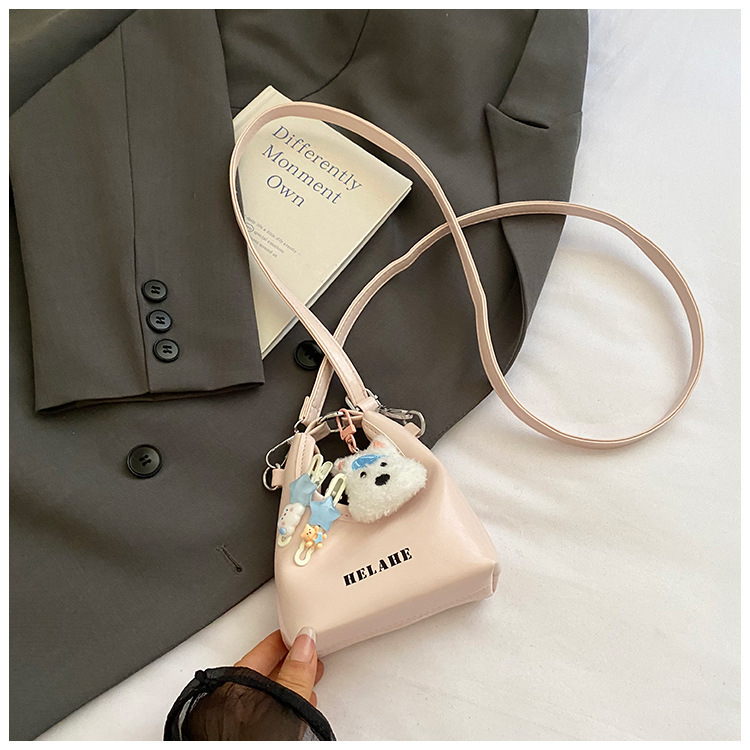 Geantă crossbody - minimalism urban, piele PU, formă pătrată orizontală, închidere magnetică, buzunar intern pentru telefon