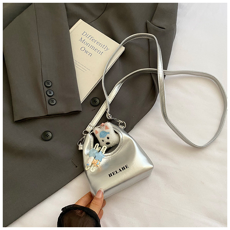 Geantă crossbody - minimalism urban, piele PU, formă pătrată orizontală, închidere magnetică, buzunar intern pentru telefon