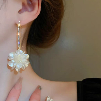 Σκουλαρίκια με μαργαριτάρια σε σχήμα λουλουδιού, ηλεκτροπλατιωμένη επίστρωση, άνοιξη 2025, για γυναίκες