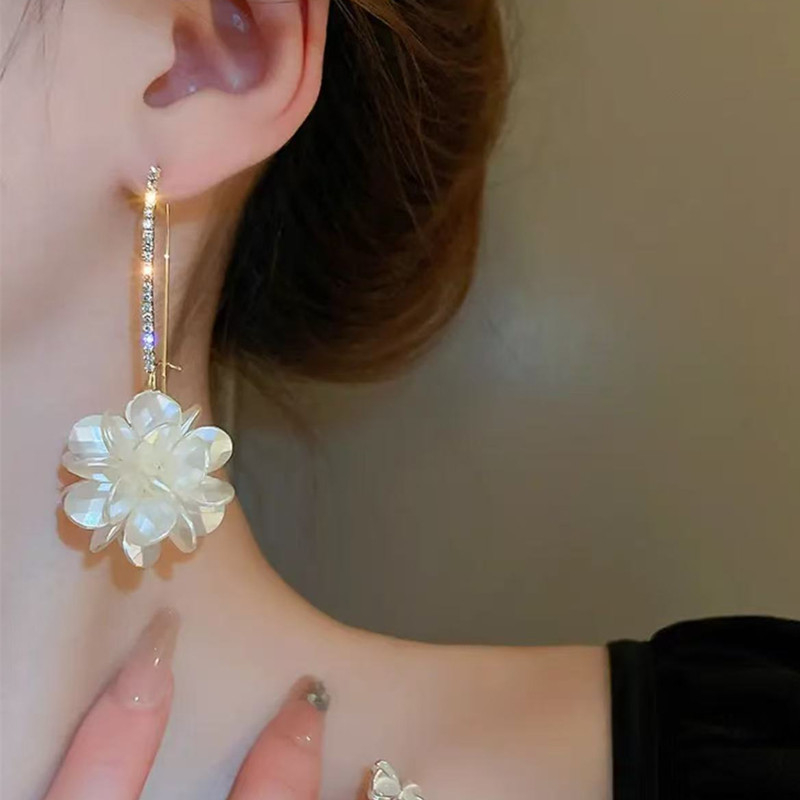 Σκουλαρίκια με μαργαριτάρια σε σχήμα λουλουδιού, ηλεκτροπλατιωμένη επίστρωση, άνοιξη 2025, για γυναίκες