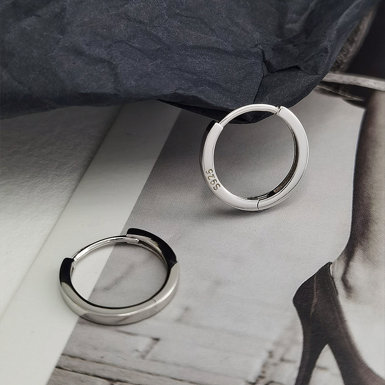 Ασημένια σκουλαρίκια S925, γεωμετρικοί κρίκοι για άνδρες και γυναίκες, γυαλιστερή επιφάνεια, ηλεκτροεπικάλυψη, βάρος 1.52 g