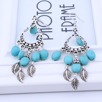 Auskarpi – Geometrisks caurspīdīgs pilienu formā ar lapas motīvu un kutām, Vintage stils, sakausējums, Yiwu, 2023. pavasaris