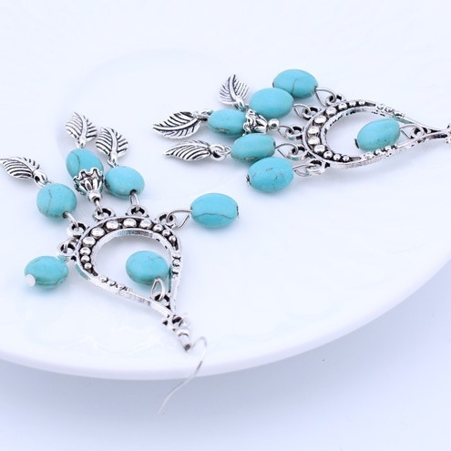 Auskarpi – Geometrisks caurspīdīgs pilienu formā ar lapas motīvu un kutām, Vintage stils, sakausējums, Yiwu, 2023. pavasaris