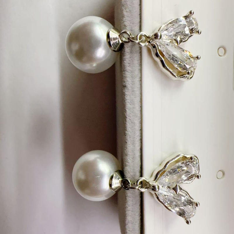 Sakausējuma auskari, sirds formas diski ar komāru atbaidīšanas funkciju, ar pērļu krellēm, sievietēm