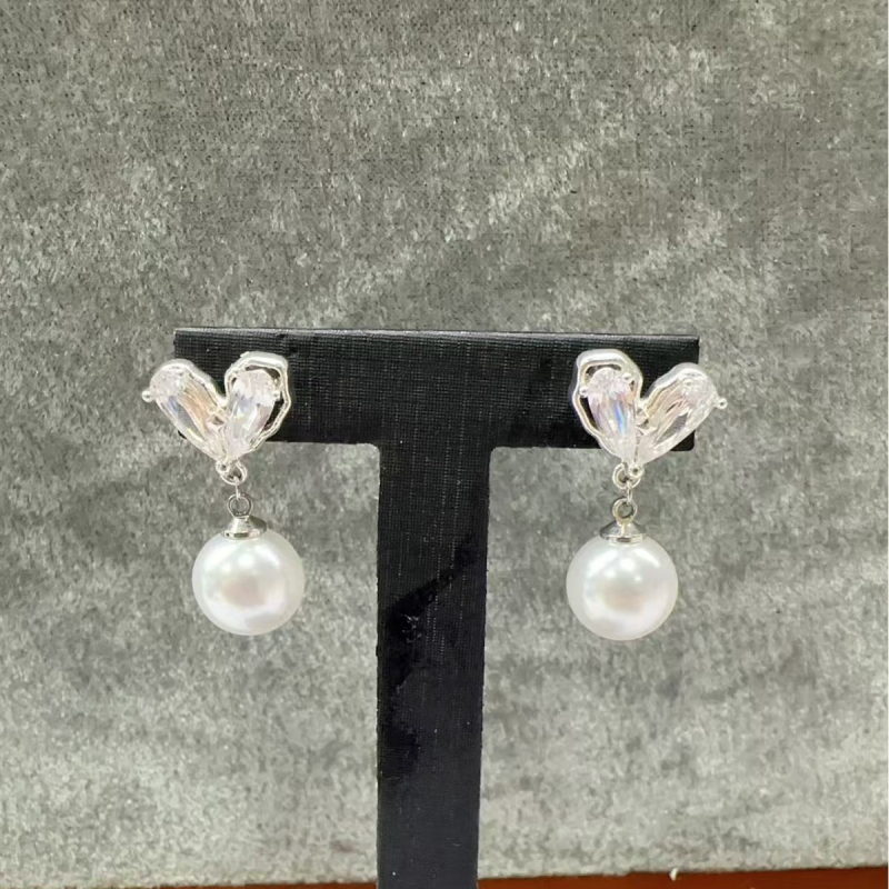 Sakausējuma auskari, sirds formas diski ar komāru atbaidīšanas funkciju, ar pērļu krellēm, sievietēm