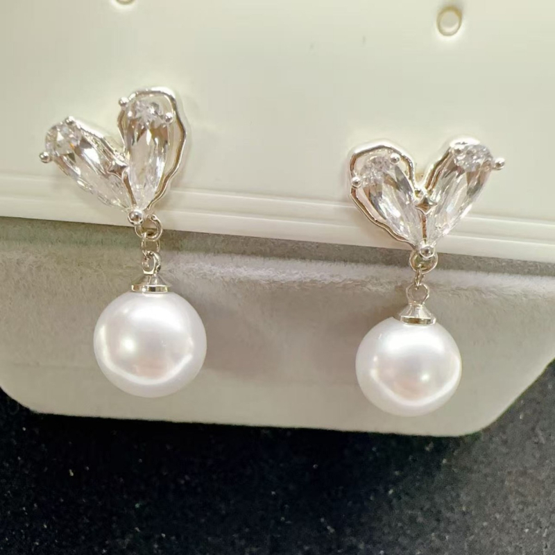 Sakausējuma auskari, sirds formas diski ar komāru atbaidīšanas funkciju, ar pērļu krellēm, sievietēm