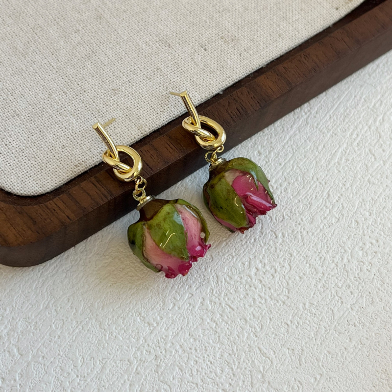 Auskaru ar ziedu dizainu, reāla žāvēta roze, dabīgs stils (Materiāls: vara; Stils: ziedu; Piemērots sievietēm; Izlaiduma sezona: rudens 2024)