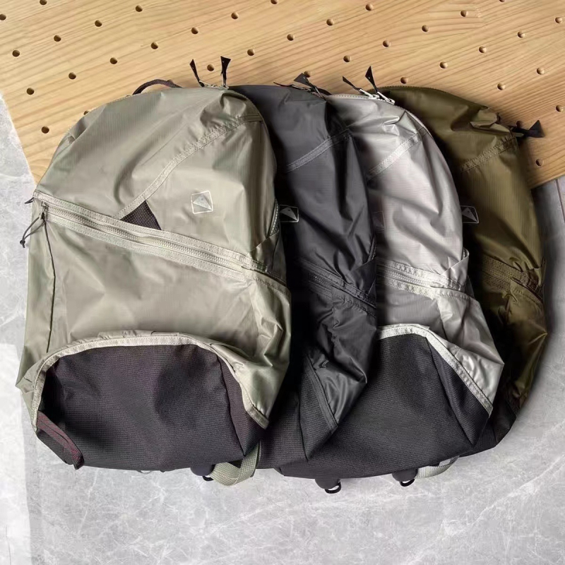 Nylon outdoor hátizsák 20–35L, lélegző, 12 hüvelykes laptop-kompatibilis, görbült vállpántos szállítási rendszer, városi minimalista stílus