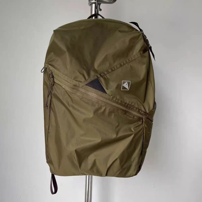 Nylon outdoor hátizsák 20–35L, lélegző, 12 hüvelykes laptop-kompatibilis, görbült vállpántos szállítási rendszer, városi minimalista stílus