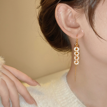 Meďové náušnice, geometrický tvar, čínsky štýl, literárny retro, zima 2025