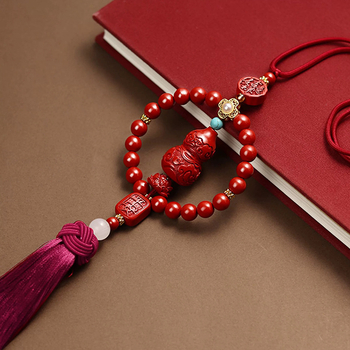 Ръчно преплетено cinnabar тиквено автомобилно украшение за интериор