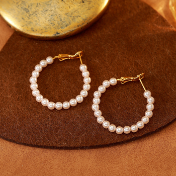 Perlové náušnice, unisex, geometrický dizajn, vsadené perly, meď pokovená zlatom, ušné tyčinky z 925 striebra