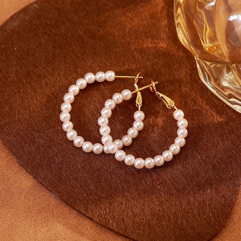 Perlové náušnice, unisex, geometrický dizajn, vsadené perly, meď pokovená zlatom, ušné tyčinky z 925 striebra