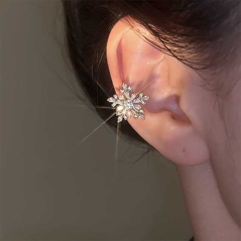 Cercei clip pentru cartilaj, în formă de fulg de zăpadă, fără găuri, stil feminin coreean, din cupru, placare electroplatinată, Seven qiao fanqi, Primăvara 2025