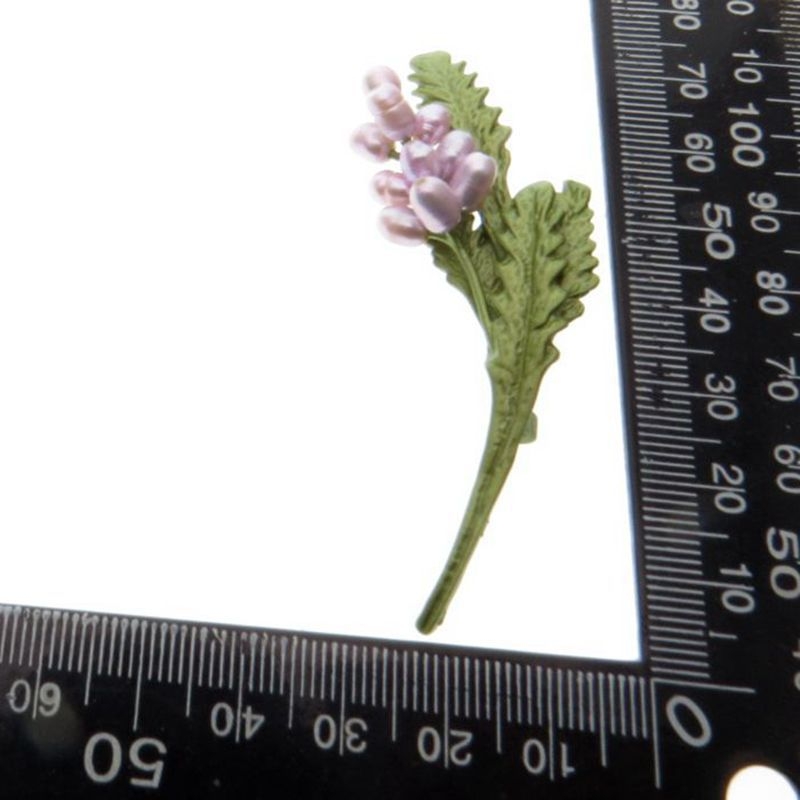 Virágmotívumos corsage, ötvözet alap, természetes gyöngyök, lakkozott felület, retro uniszex stílus