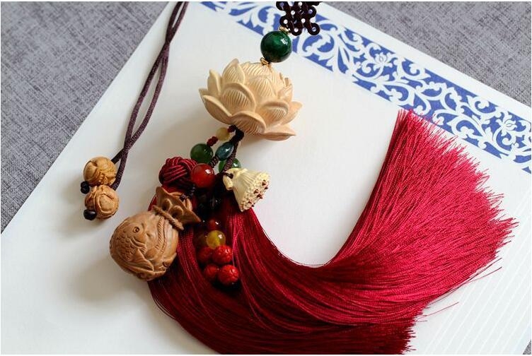 Fából készült autómedál lótusz és Buddha gyöngyökkel – minimalist stílus, belső tér dekoráció, testre szabható