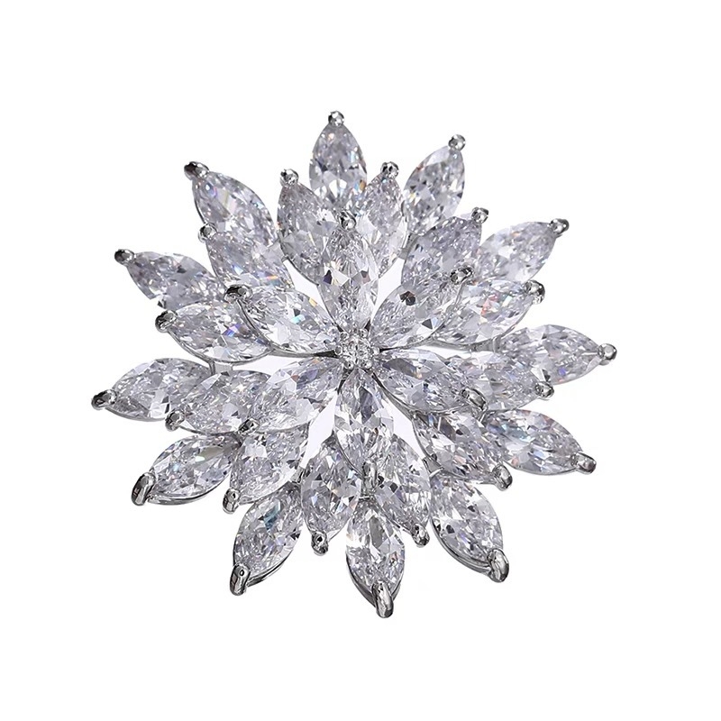 Cirkon köves brooch – hópehely motívum, kínai stílus, virág forma, elektroplakálás