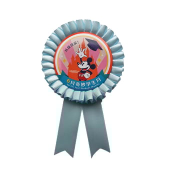 Corsage kitűző szalaggal és csipkével, kézzel készített fém kitűző, kód 001