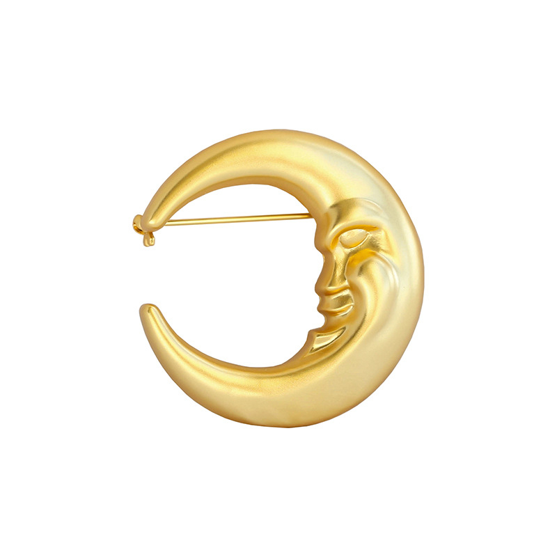 Hold kitűző, réz anyagú, palotai szél stílus, csillag mintázat, elektroplatírozott, díszítés és ajándékokra