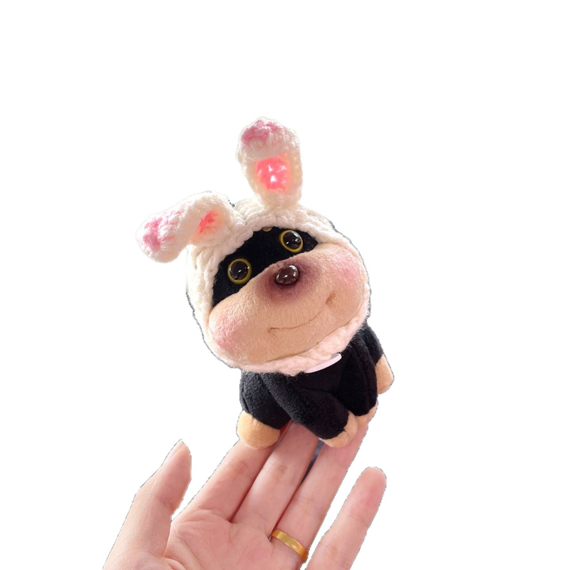 Rajzfilmszerű plüss autófüggő a visszapillantóhoz – belső autódekoráció